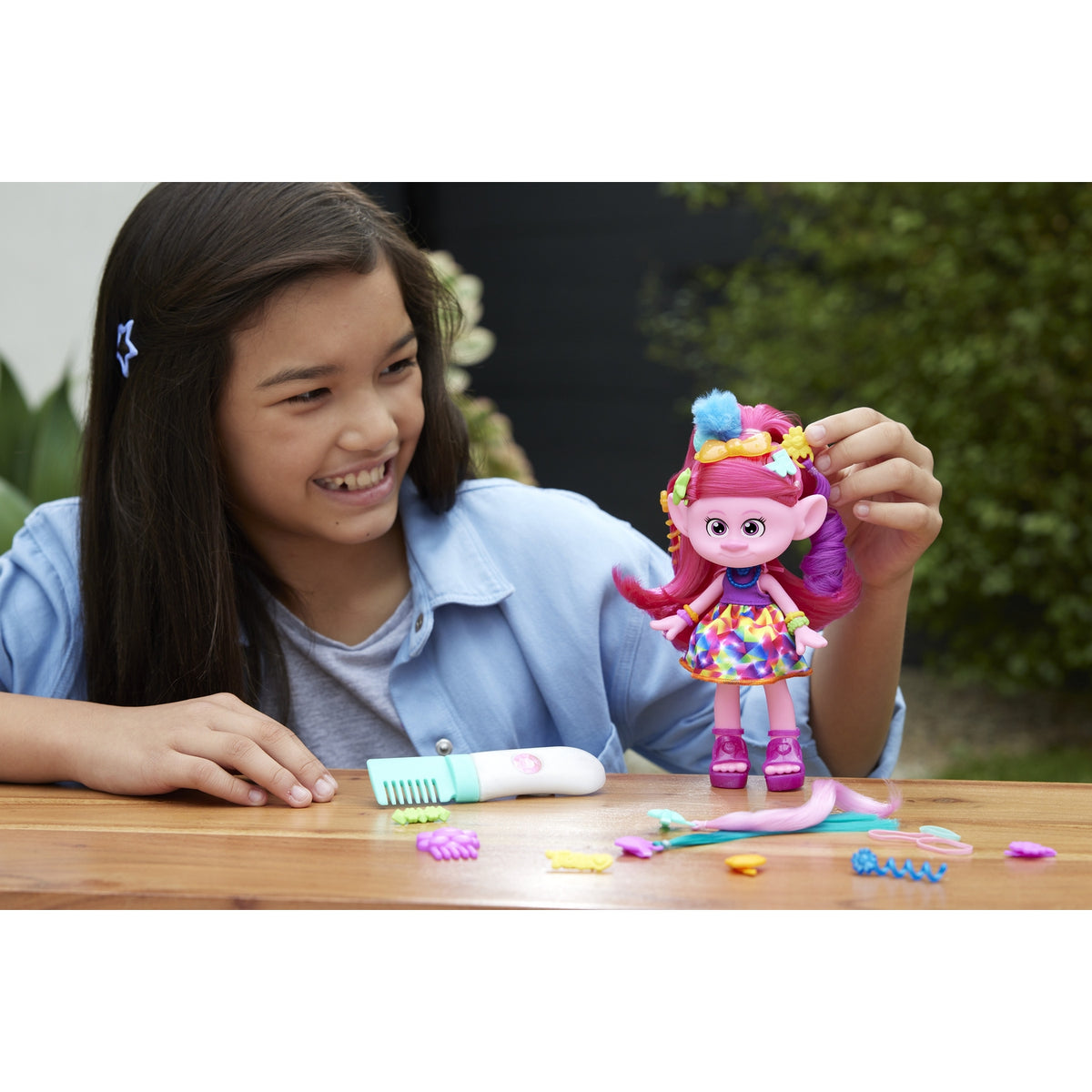 Mattel Poupée Trolls 3 Poppy Cheveux à Paillettes