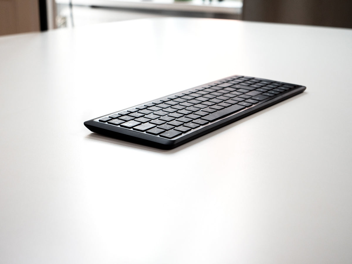 Mousetrapper Type Midi - NORDIC clavier maison/bureau USB + RF Wireless + Bluetooth QWERTY Nordique Noir