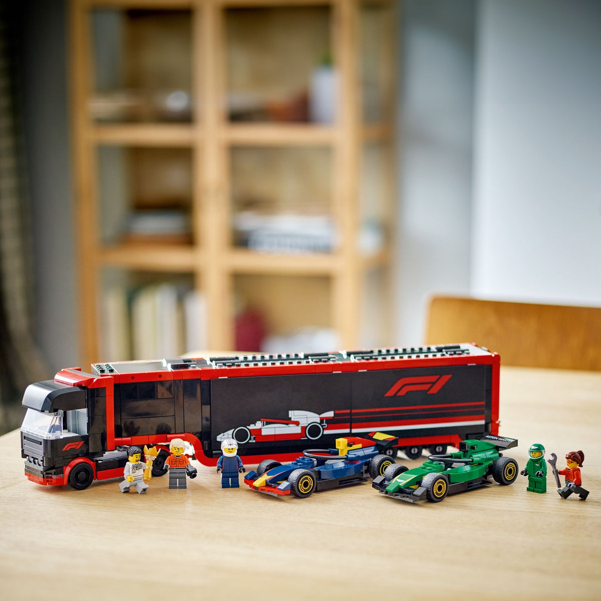 LEGO City Camion de F1 avec Voiture de F1 RB20 et AMR24 60445