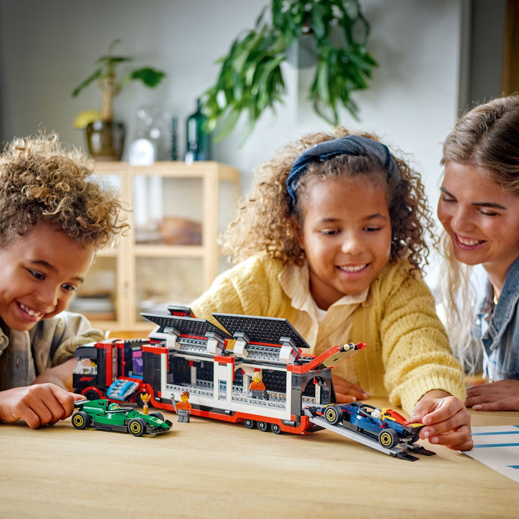 LEGO City Camion de F1 avec Voiture de F1 RB20 et AMR24 60445