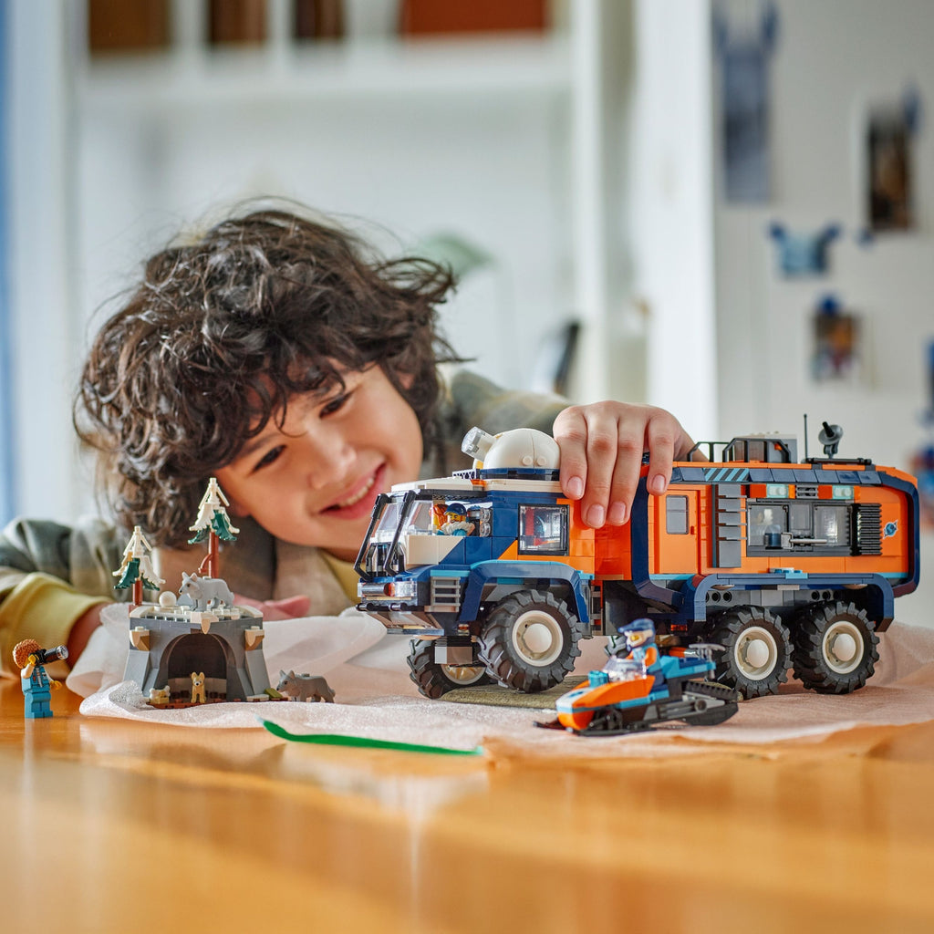 LEGO City Le Camion Scientifique des Explorateurs en Arctique 60471