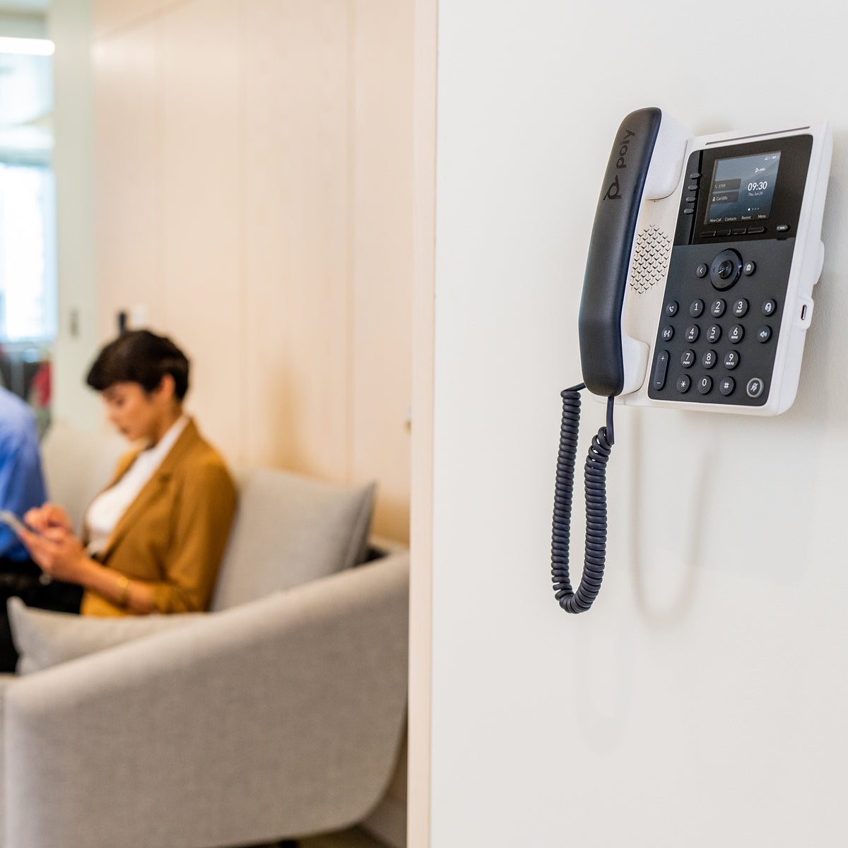 HP Poly Téléphone IP Poly Edge E100 compatible PoE, Noir