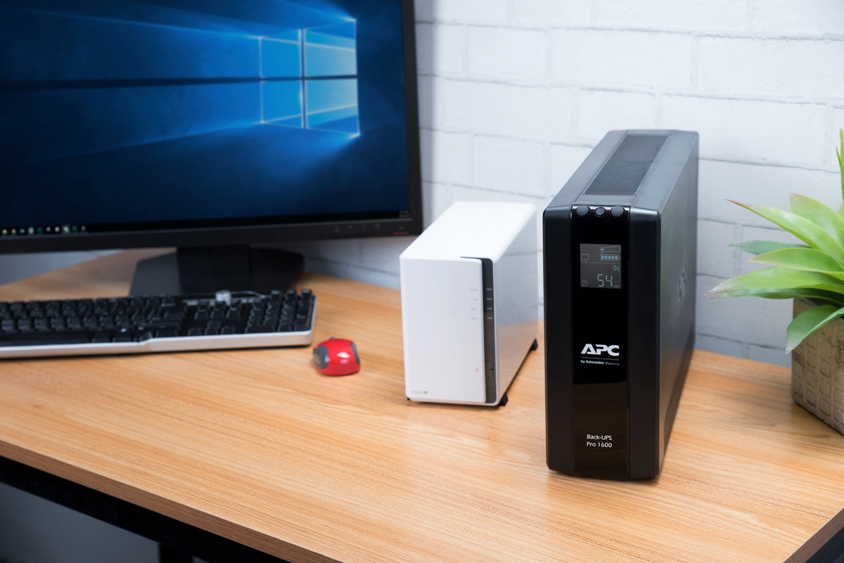 APC Back UPS Pro BR 1600VA, 8 Prises CEI, AVR, Interface LCD