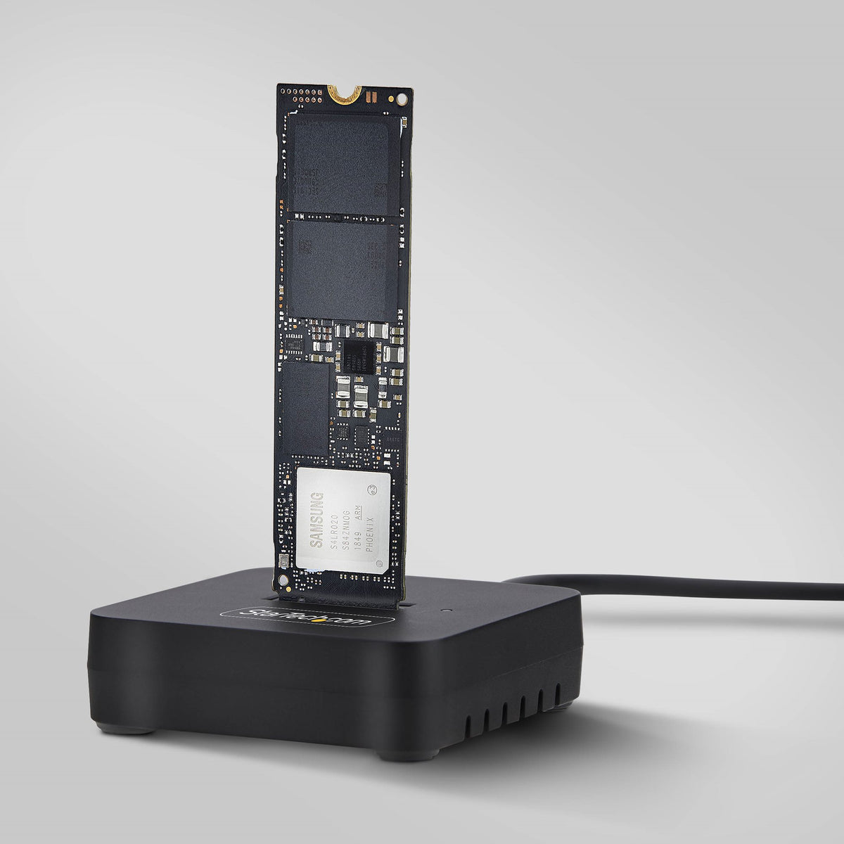 StarTech.com Adaptateur Dock USB-C/USB-A vers M.2 NVMe, 10 Gbps, Lecteur SSD Externe Sans Outil, B+M/M-Key