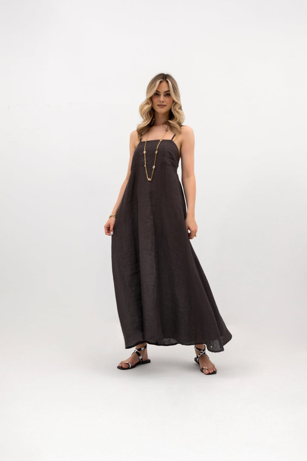 Robe longue en lin à bretelles - évasée et légère