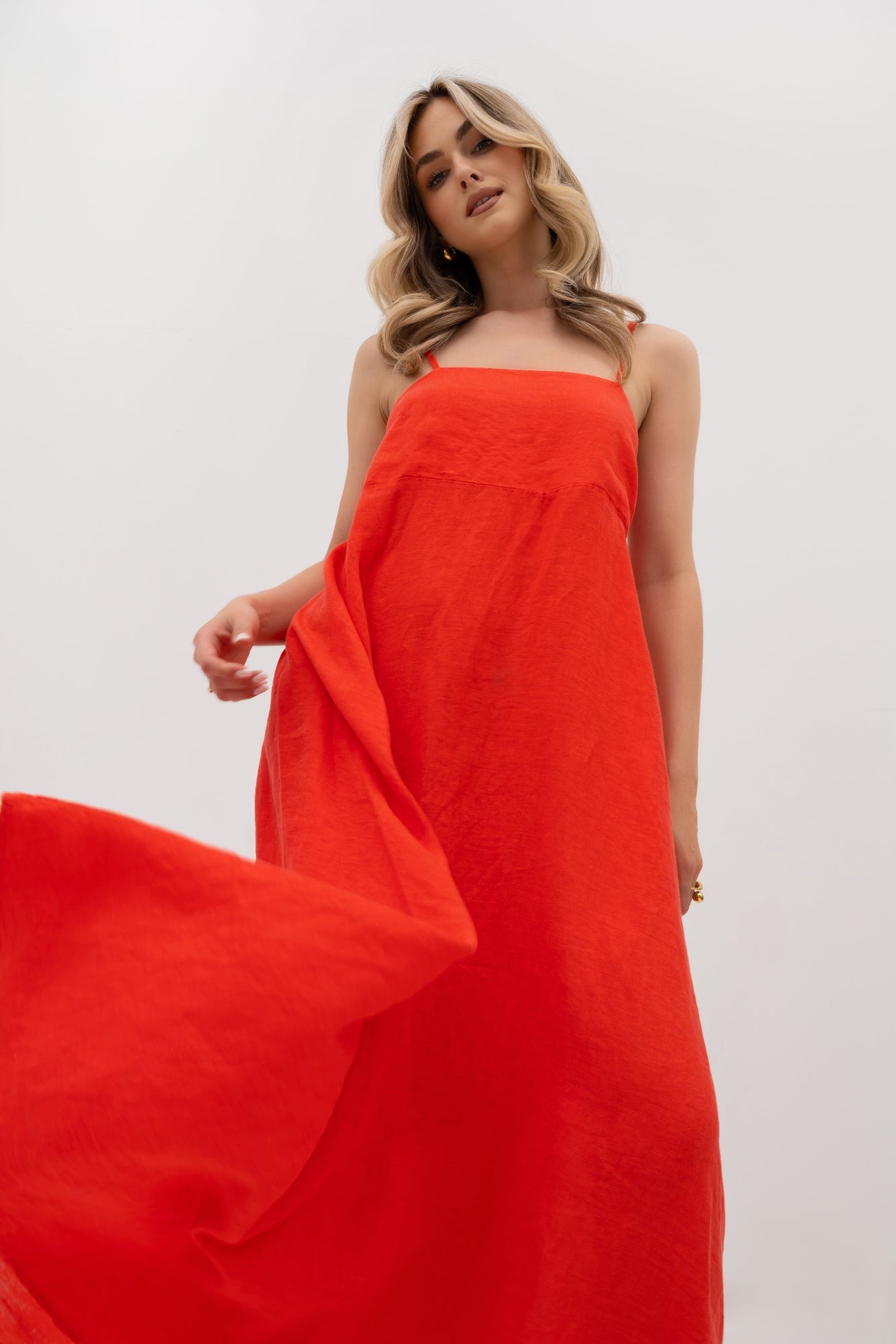 Robe longue en lin à bretelles - évasée et légère
