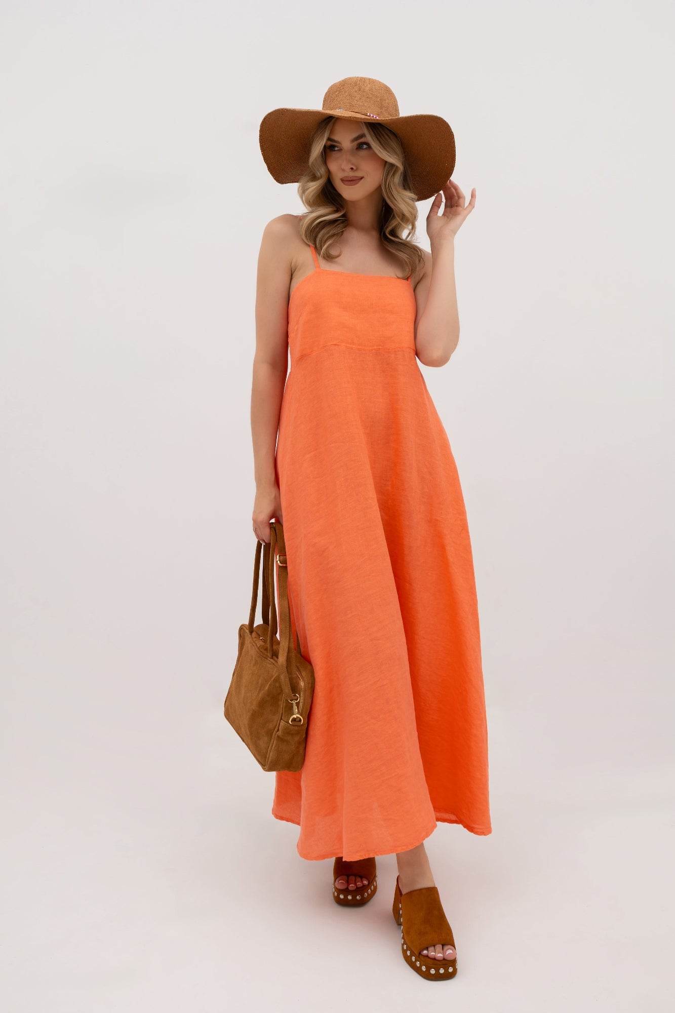 Robe longue en lin à bretelles - évasée et légère