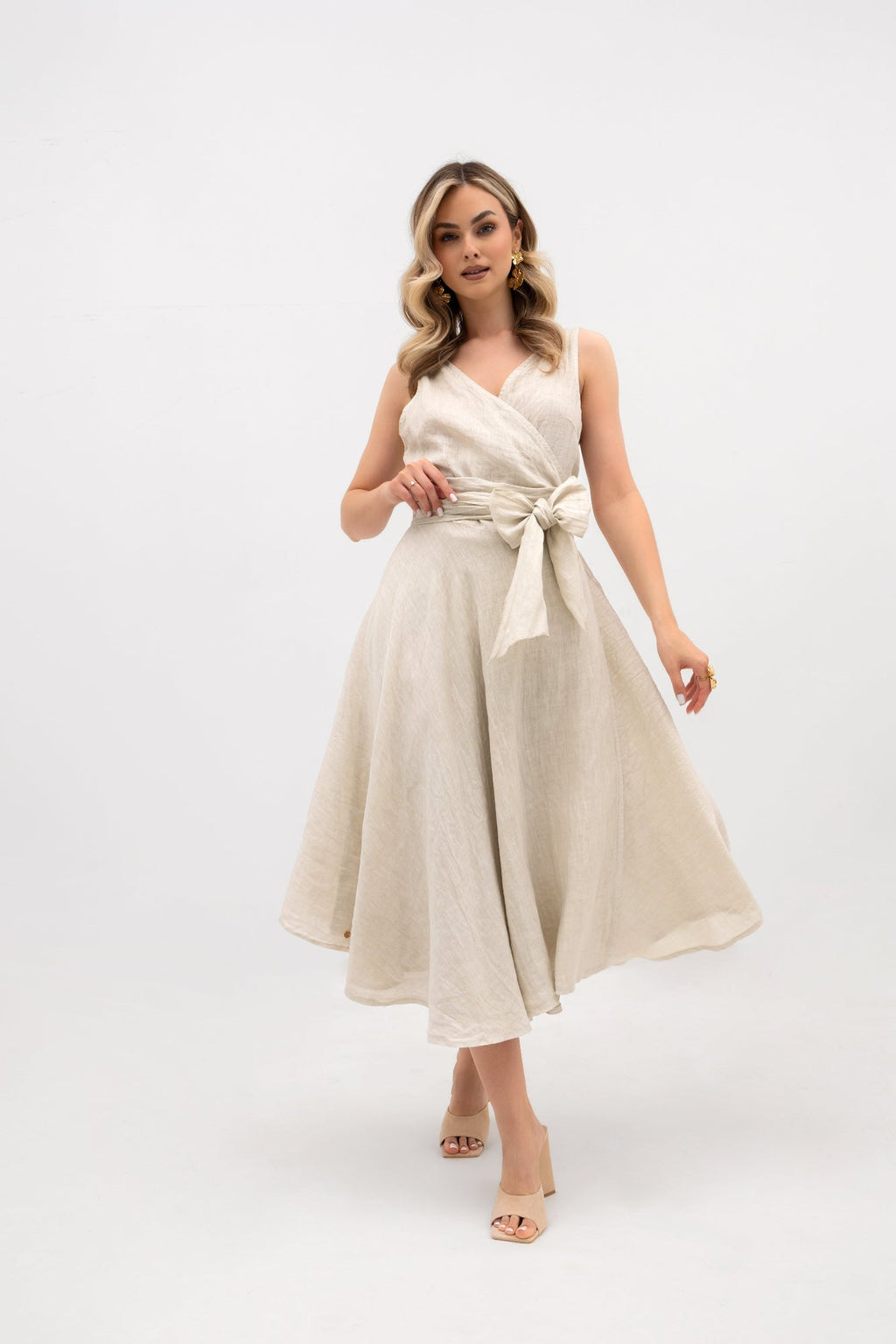 Robe midi en lin à encolure bateau avec nouage - coupe A classique