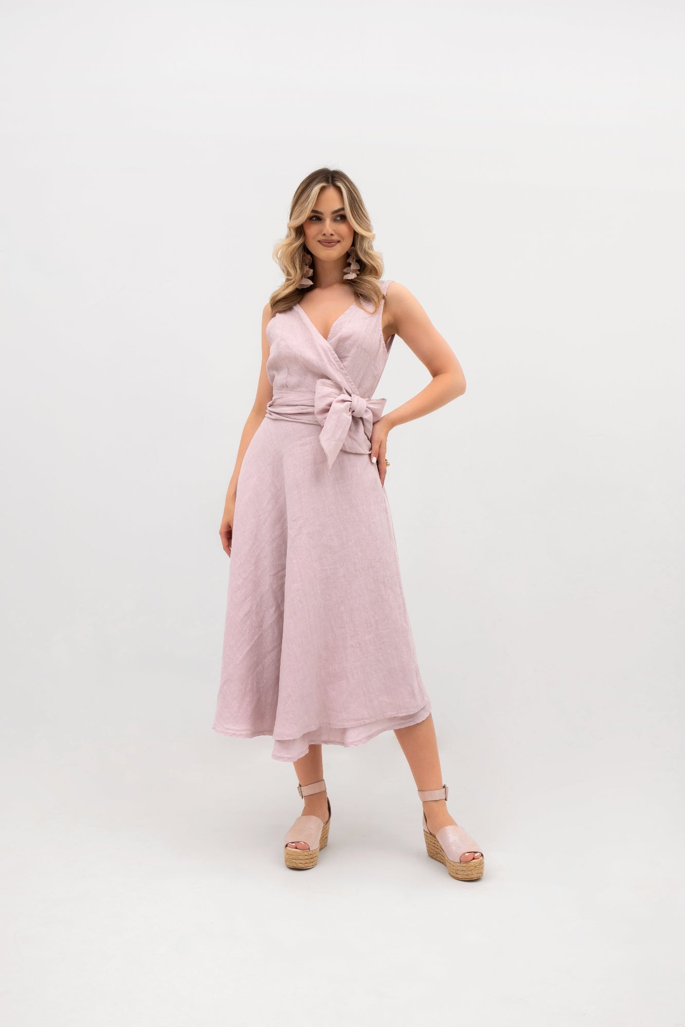Robe midi en lin à encolure bateau avec nouage - coupe A classique