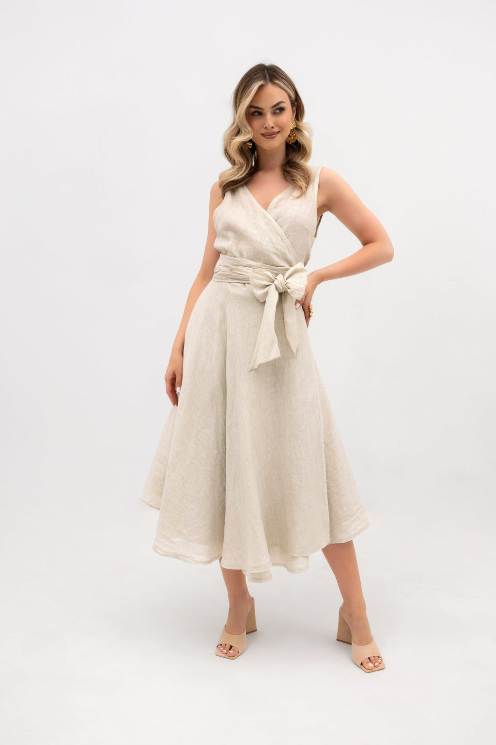 Robe midi en lin à encolure bateau avec nouage - coupe A classique