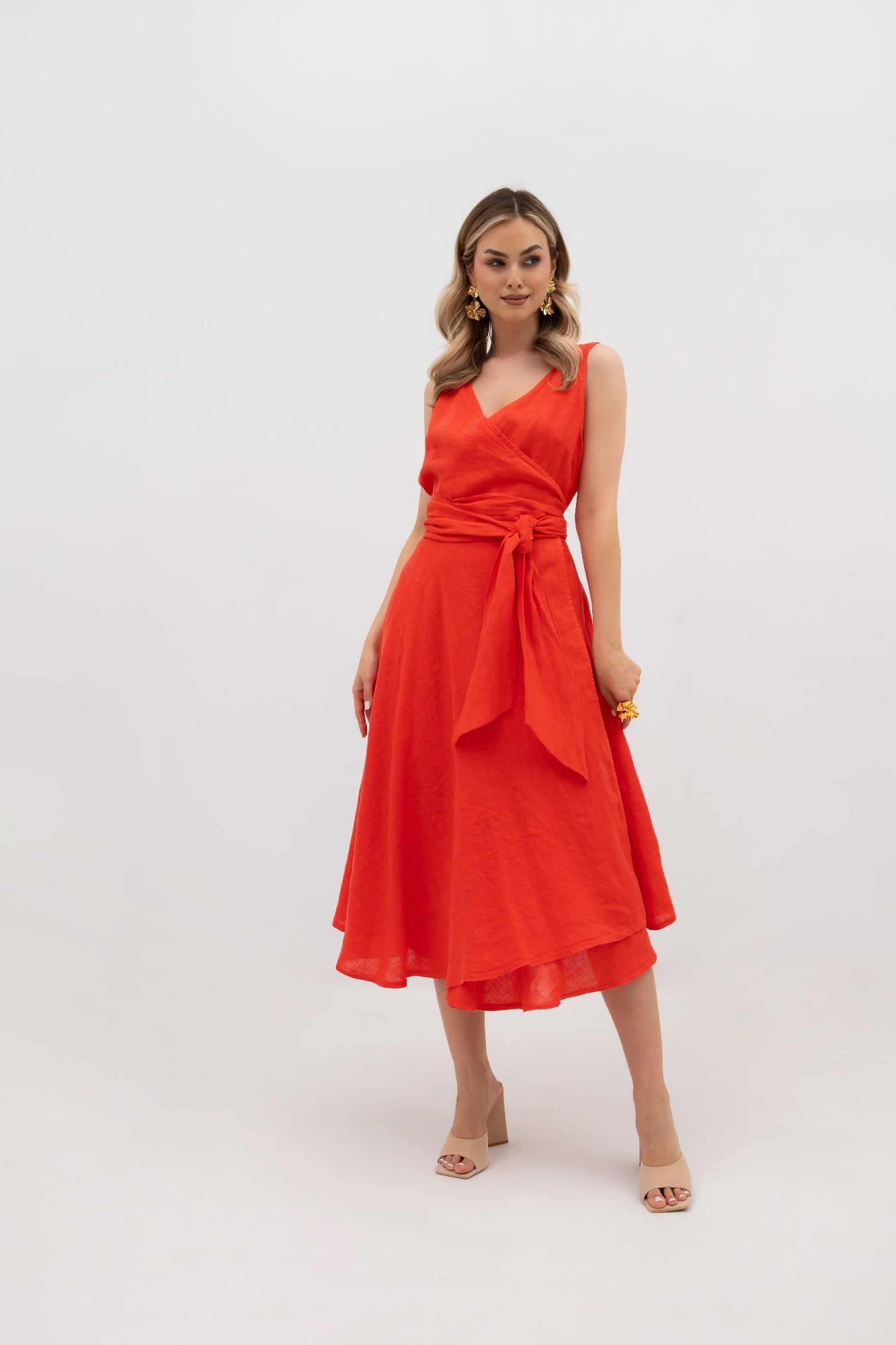 Robe midi en lin à encolure bateau avec nouage - coupe A classique