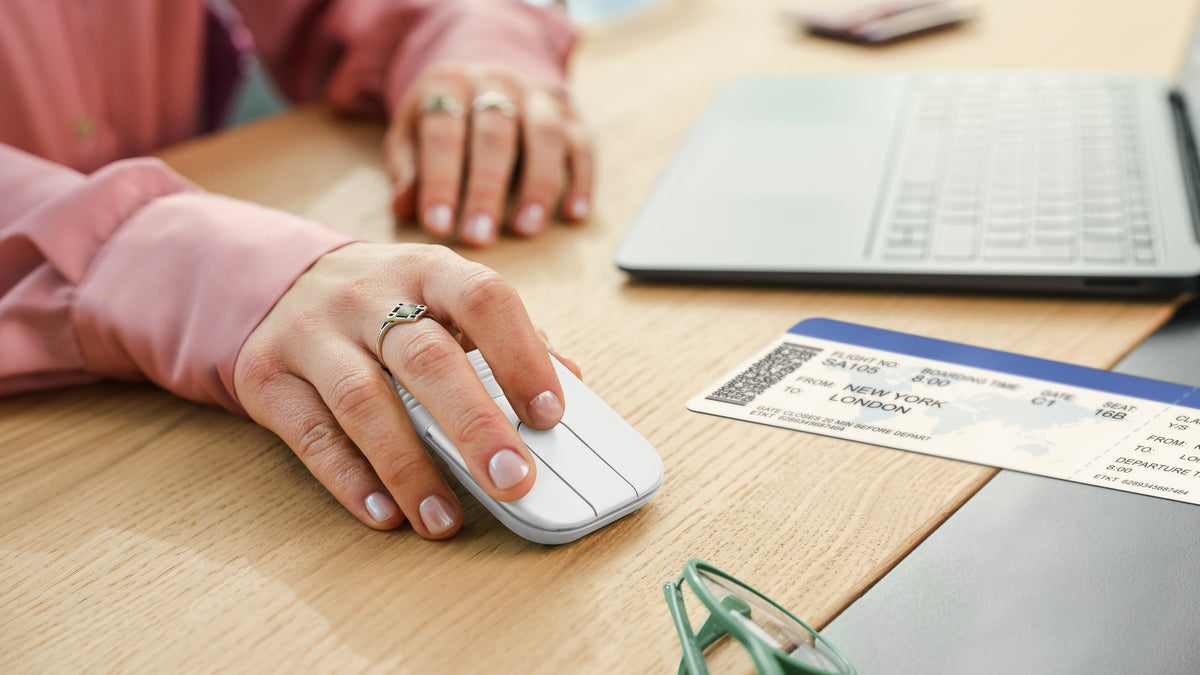 Logitech Mobi Fold Souris Optique Sans Fil, Blanche
