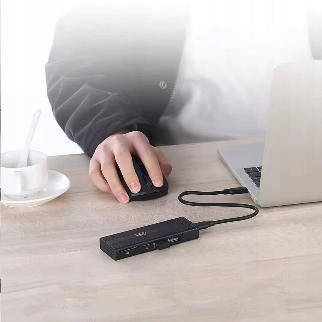 Boîtier pour disque dur HUB USB-C 7-en-1 SSD M.2 NVMe PCIe SATA SD Adaptateur Emplacement M.2 Zenwire HUB63