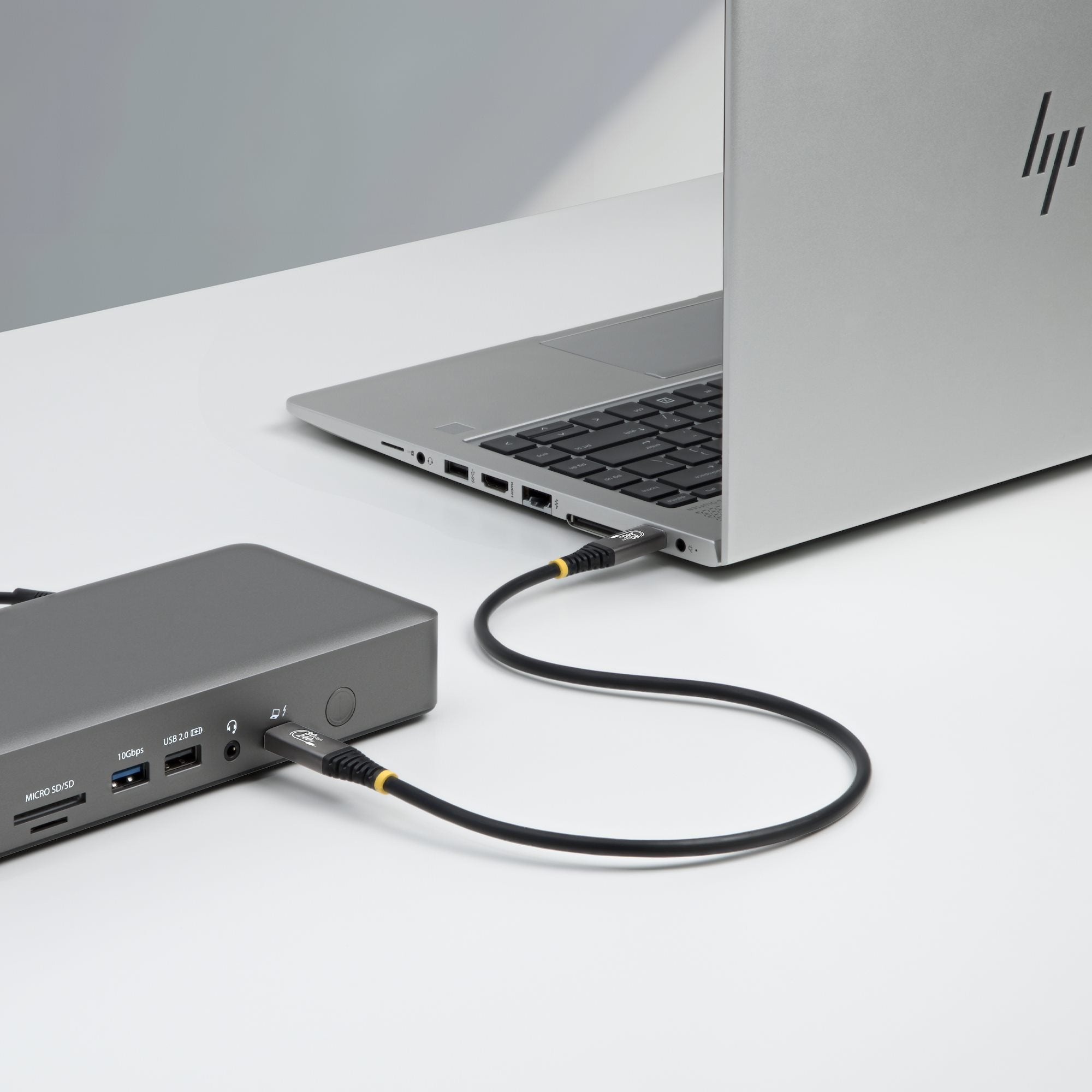 StarTech.com Câble USB4 de 1,5m, 80 Gbit/s, Câble USB-C Certifié USB-IF, 240 W PD, 8K 120 Hz/4K 240 Hz DP2.1 DP80, Gaine en TPE, Compatible Thunderbolt 4 - Cordon USB-C Noir