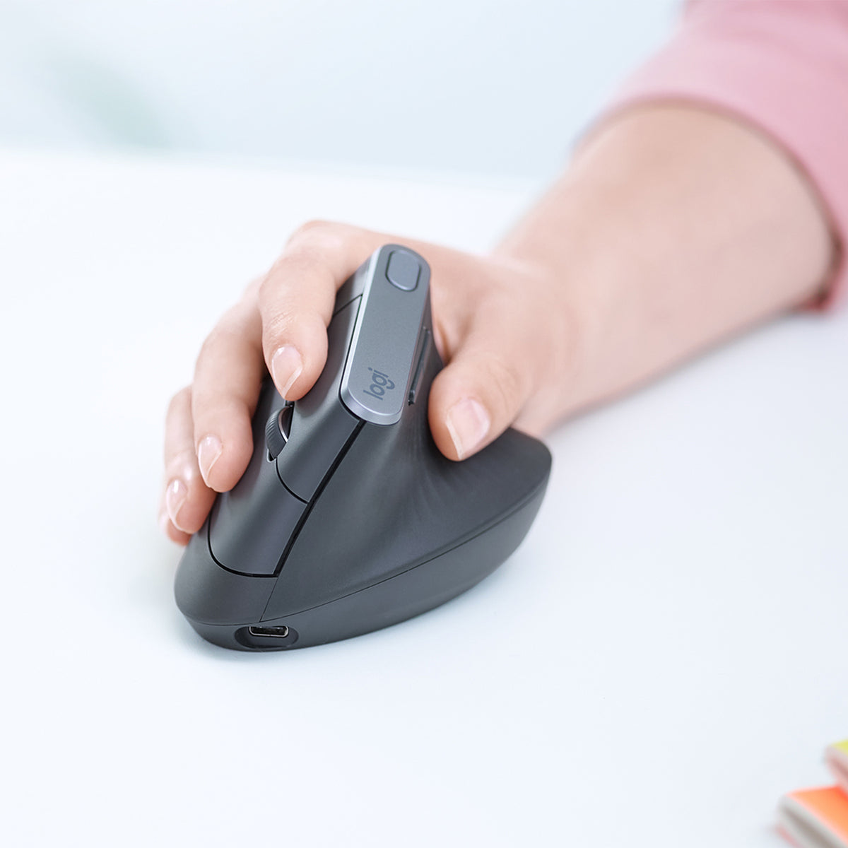 Logitech MX Vertical Souris Optique Sans Fil, Noir