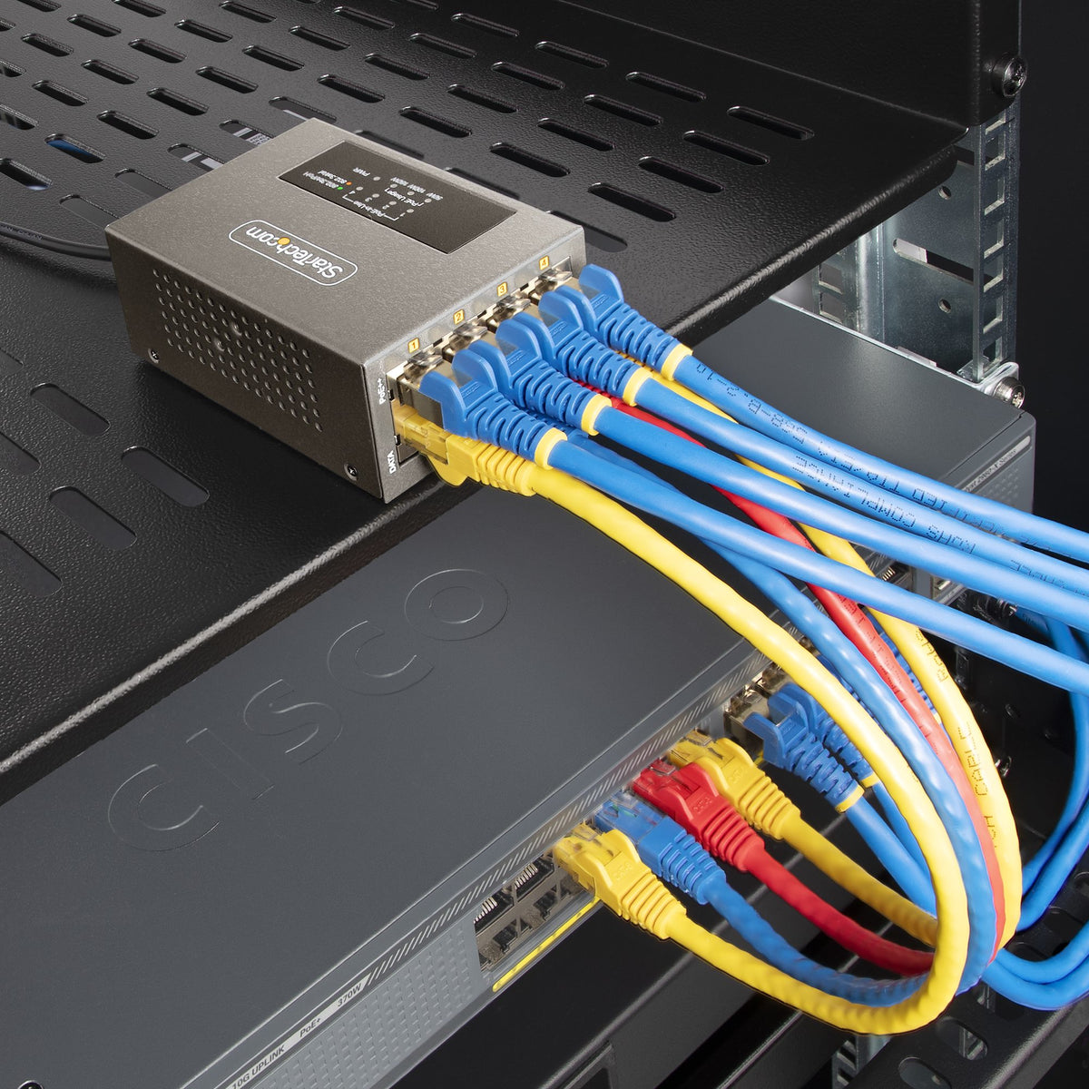 StarTech.com Injecteur PoE++ Multi-Gigabit 4 Ports, Ethernet 5/2.5/1G NBASE-T, 160W, Montage Mural/Rail DIN