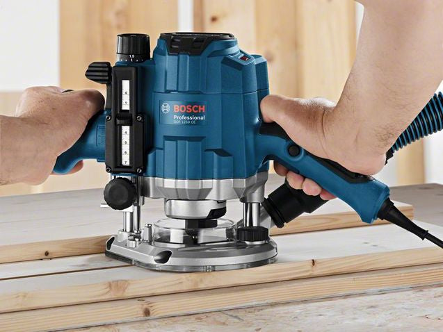 Bosch Bosch GOF 1250 CE Noir, Bleu 24000 tr/min 1250 W