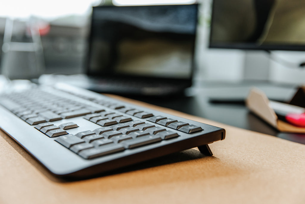 CHERRY KW 3000 clavier Universel RF sans fil QWERTY Portuguais Noir