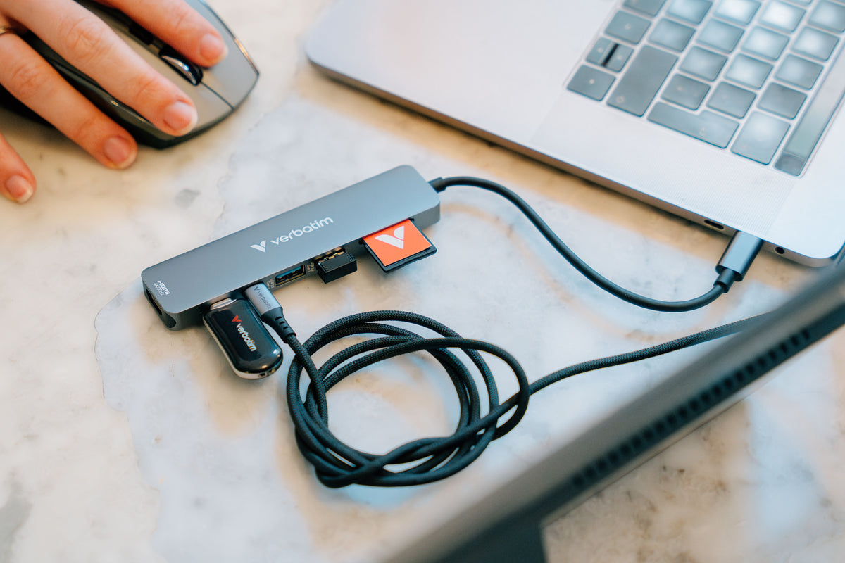 Verbatim Hub multiports USB-C Essentials, 7 ports HDMI 4K, USB-C PD, USB-A 3.2 Gen 1, Lecteurs SD/microSD