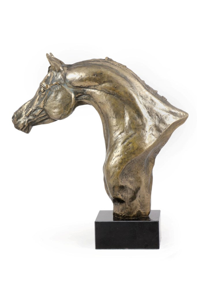 Australian Stock Horse - a large statuette with a horse, a bust on a stone base, a prestigious award in the Art-Dog brand competition.
