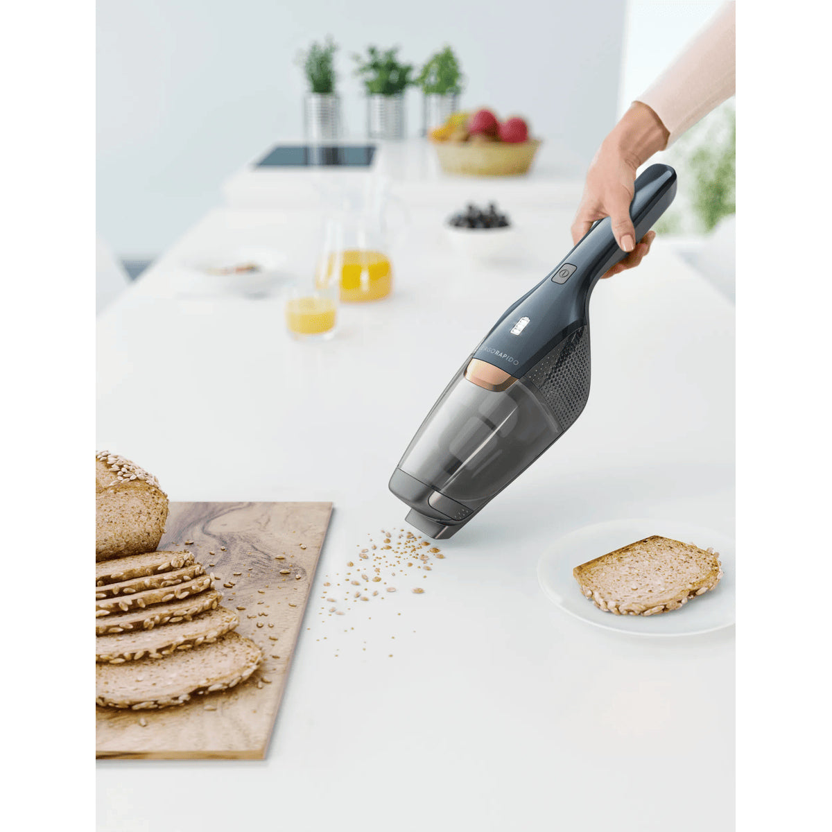 Electrolux EERC75DB Aspirateur-balai 2 en 1 Sans Sac, Cyclonique, 0,42 L, Bleu