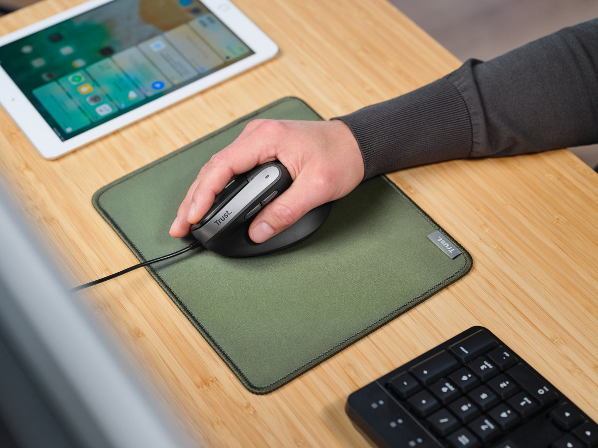 Trust Bayo II Souris Ergonomique pour Droitier, USB Type-A, 2400 DPI