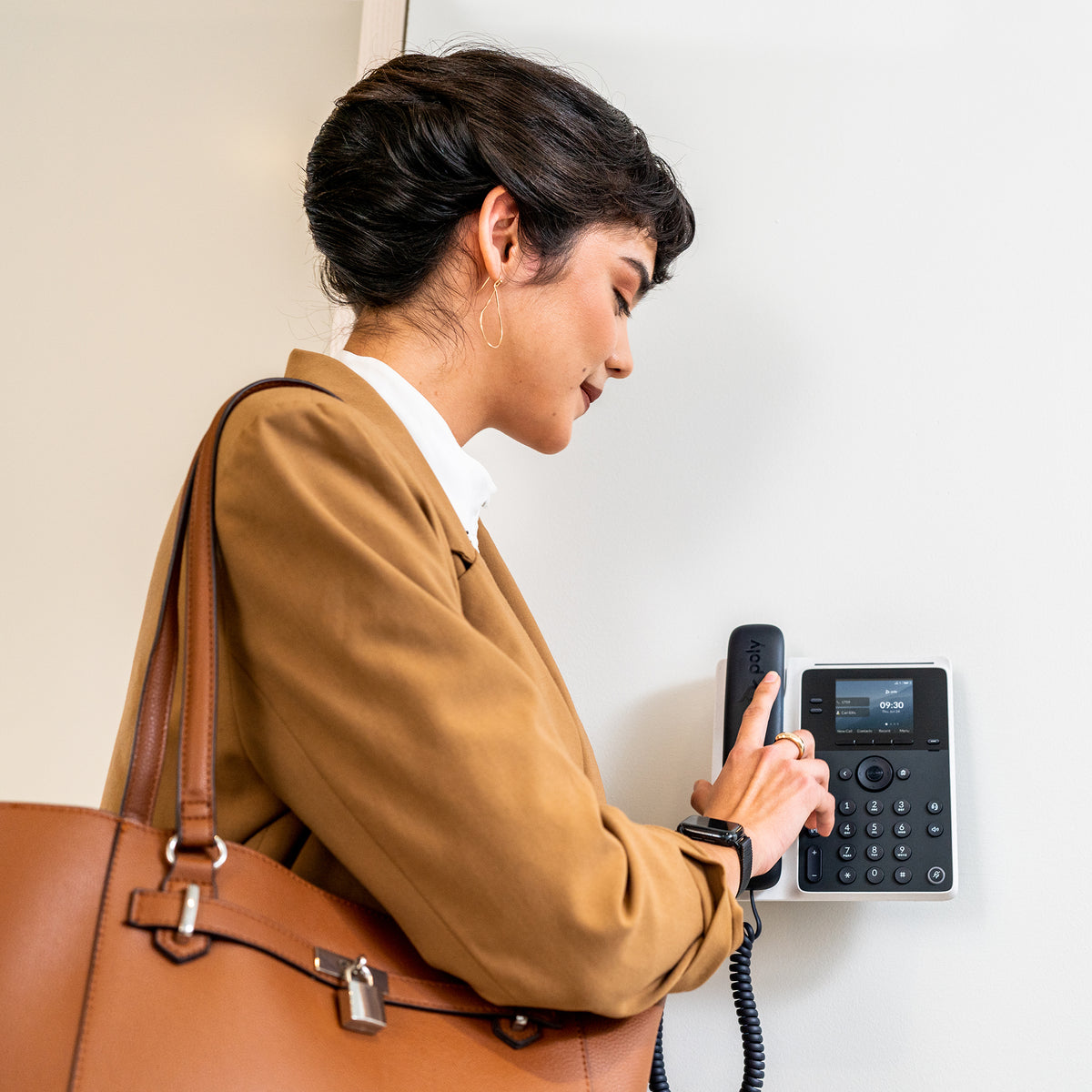 HP Poly Téléphone IP Poly Edge E100 compatible PoE, Noir