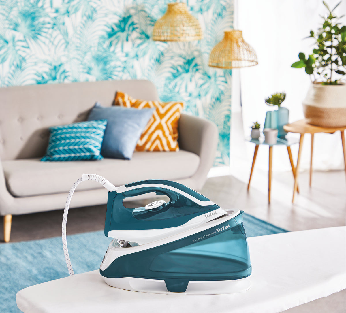 Tefal Express Essential SV6115 Centrale Vapeur 2200 W, 1,4 L, Blanc et Gris