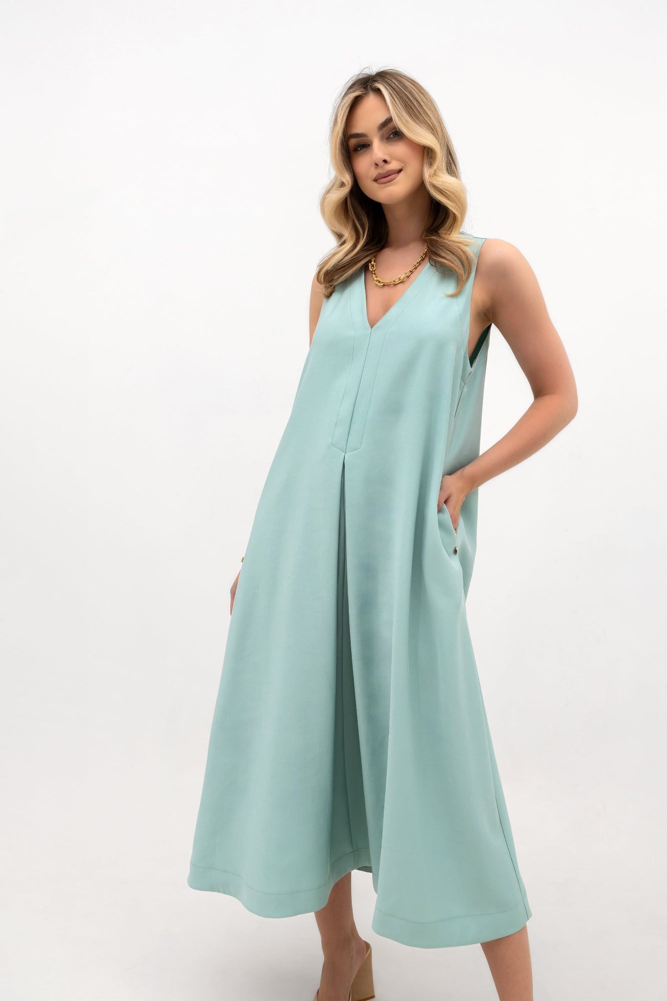 Robe midi ample à encolure en V et poches