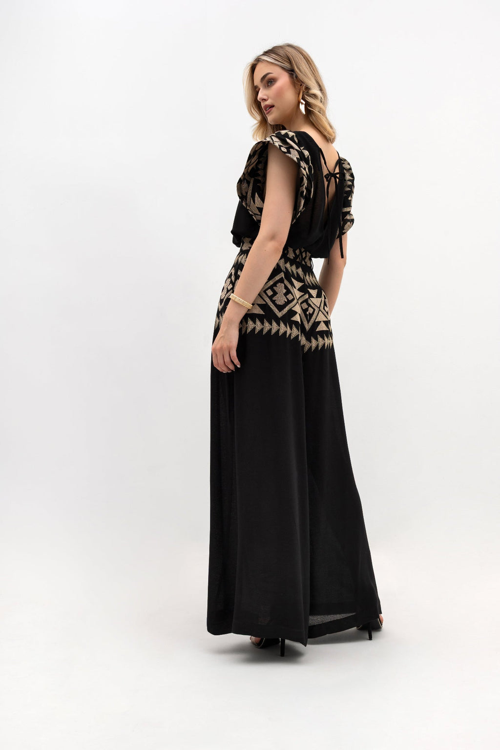 Pantalon ample avec broderies et jambes larges