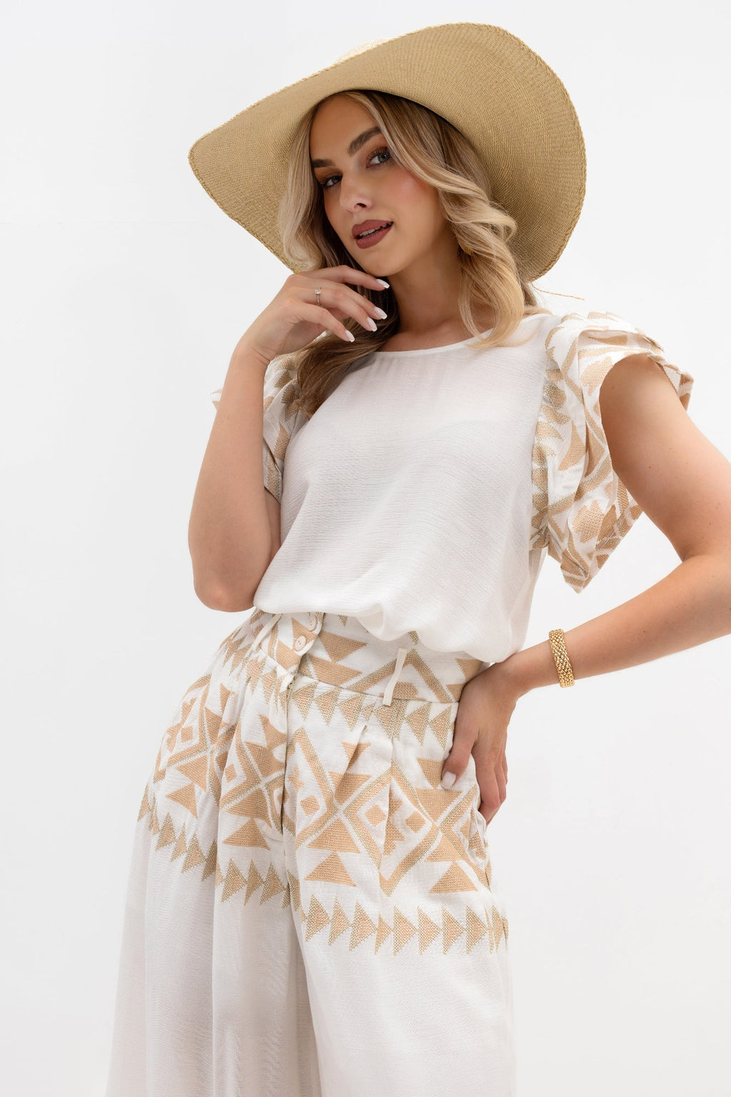 Pantalon ample avec broderies et jambes larges