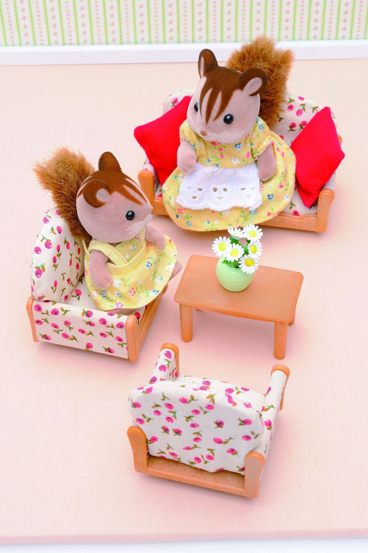 Sylvanian Families Le canapé, 2 fauteuils et table basse - vue 6
