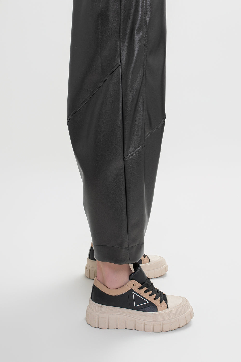 Pantalon pour femme en simili cuir