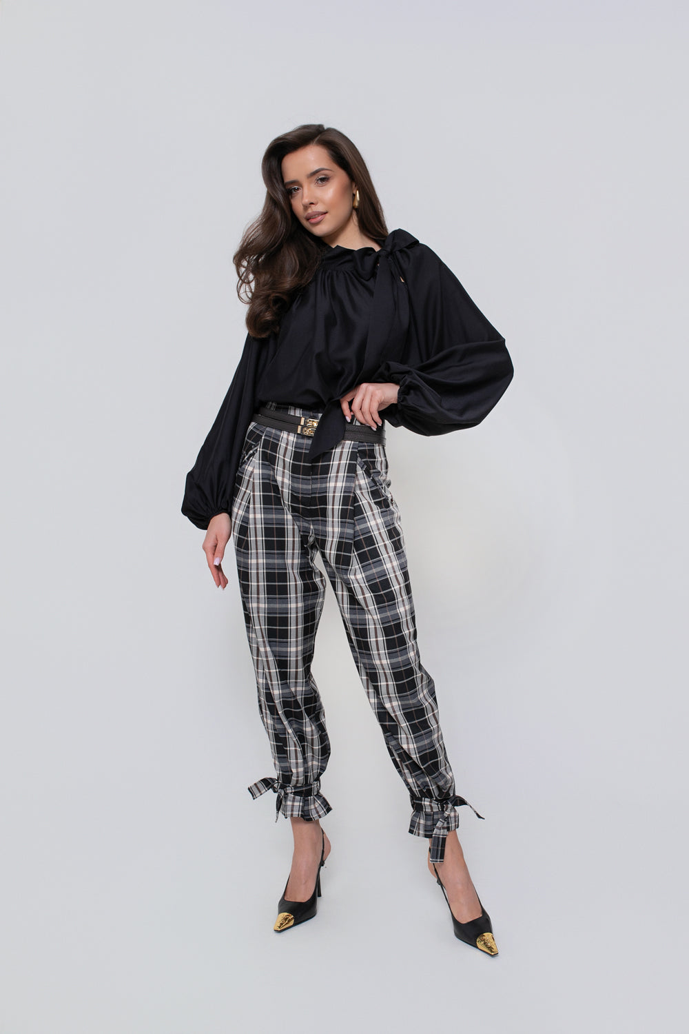 Pantalon à carreaux pour femme avec un pli