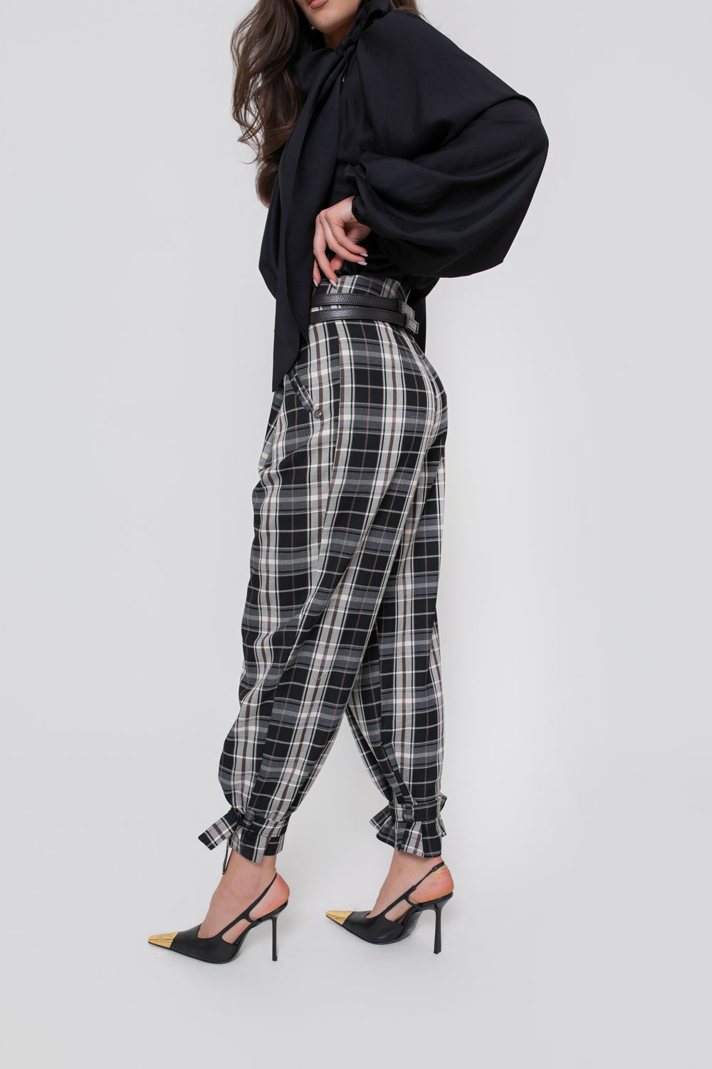 Pantalon à carreaux pour femme avec un pli