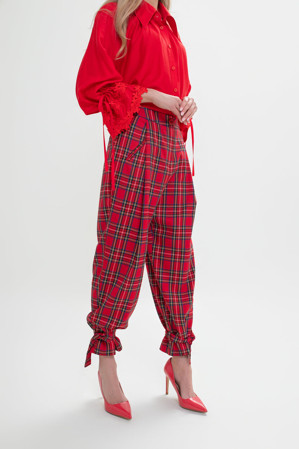 Pantalon à carreaux pour femme avec un pli