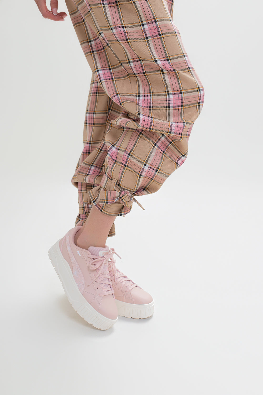 Pantalon à carreaux pour femme avec un pli
