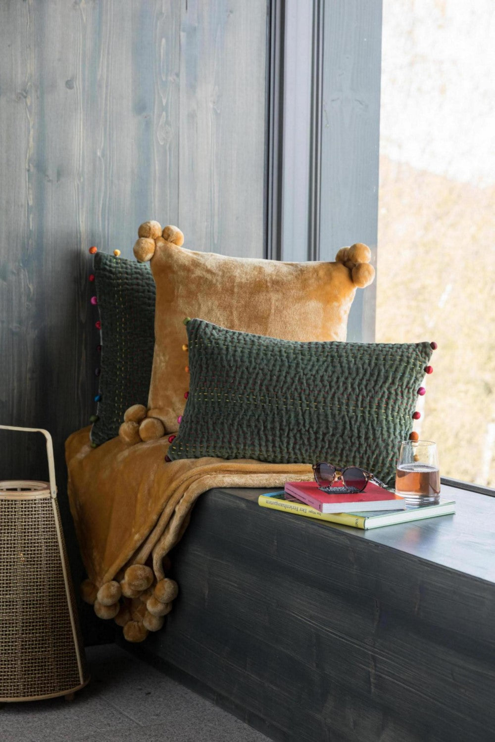 Vivaraise HOUSSE de COUSSIN TENDER POMPONS OCRE 45 x 45