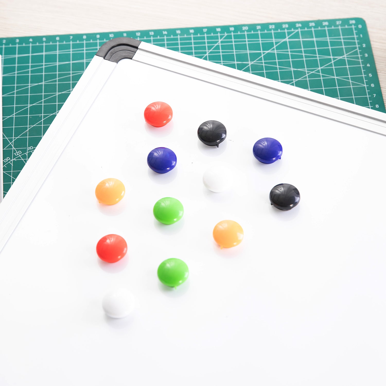 Deli Pastilles magnétiques, fournitures pour tableau d'affichage de bureau, diamètre 20 mm, couleurs assorties, 1 tube