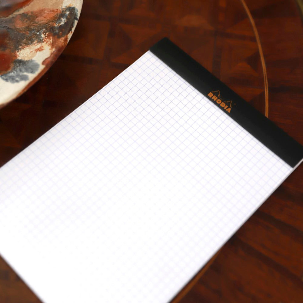 CLAIREFONTAINE Bloc agrafé Rhodia BLACK N°13 10,5x14,8 cm 80 feuillets petits carreaux 5x5 80 g