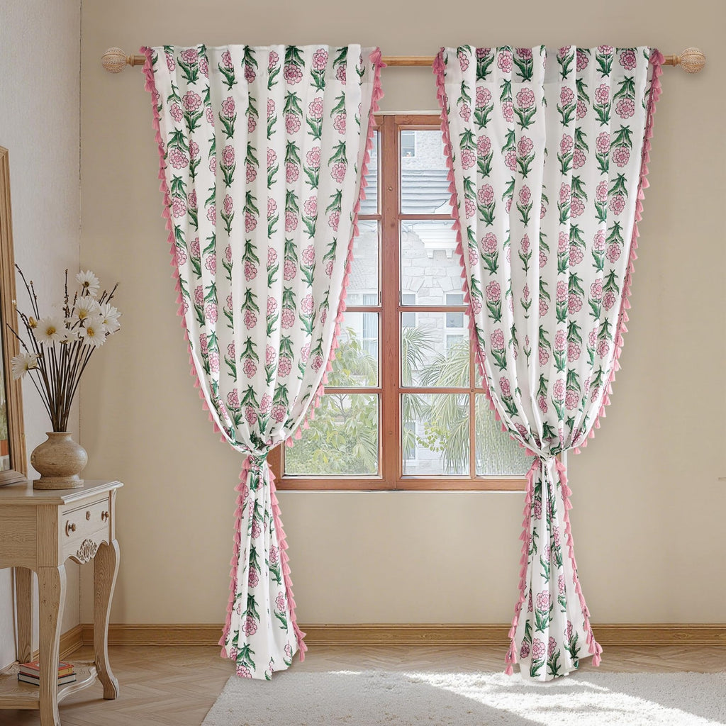 Rideaux Lin Fleuris PONY DANCE pour Salon – Épais et Résistants en Mélange Coton Lin, Panneaux de Fenêtre Bohème Verticaux avec Pompons pour Chambre/Maison de Campagne, Lot de 2, 132 x 220 cm, Rose