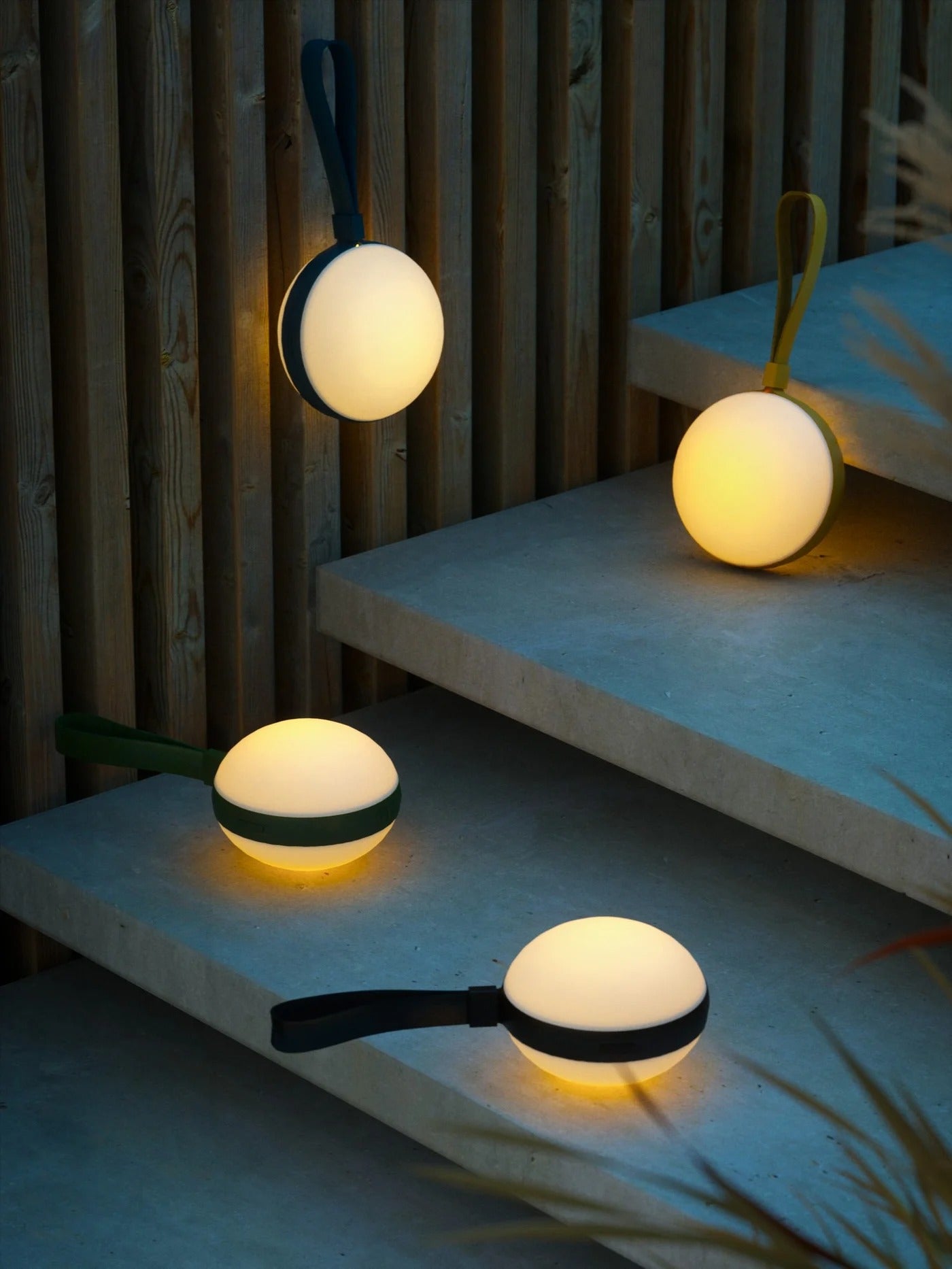 Luminaire nomade BRING 12 - LED intégrée blanc chaud 2700k - plastique blanc et noir IP54 - Nordlux, Extérieur