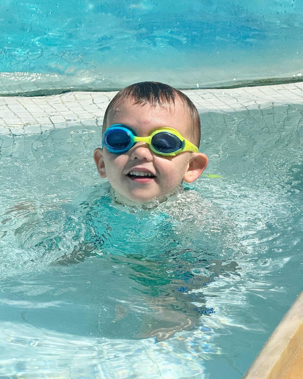 OutdoorMaster Lot de 2 lunettes de natation pour enfants Sangle à réglage rapide Jaune et bleu + Bleu