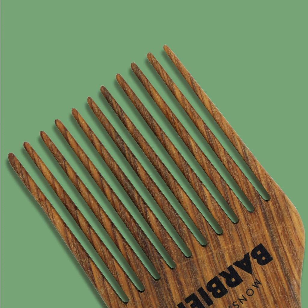 Monsieur Barbier Peigne de coiffage barbe et cheveux Touche finale