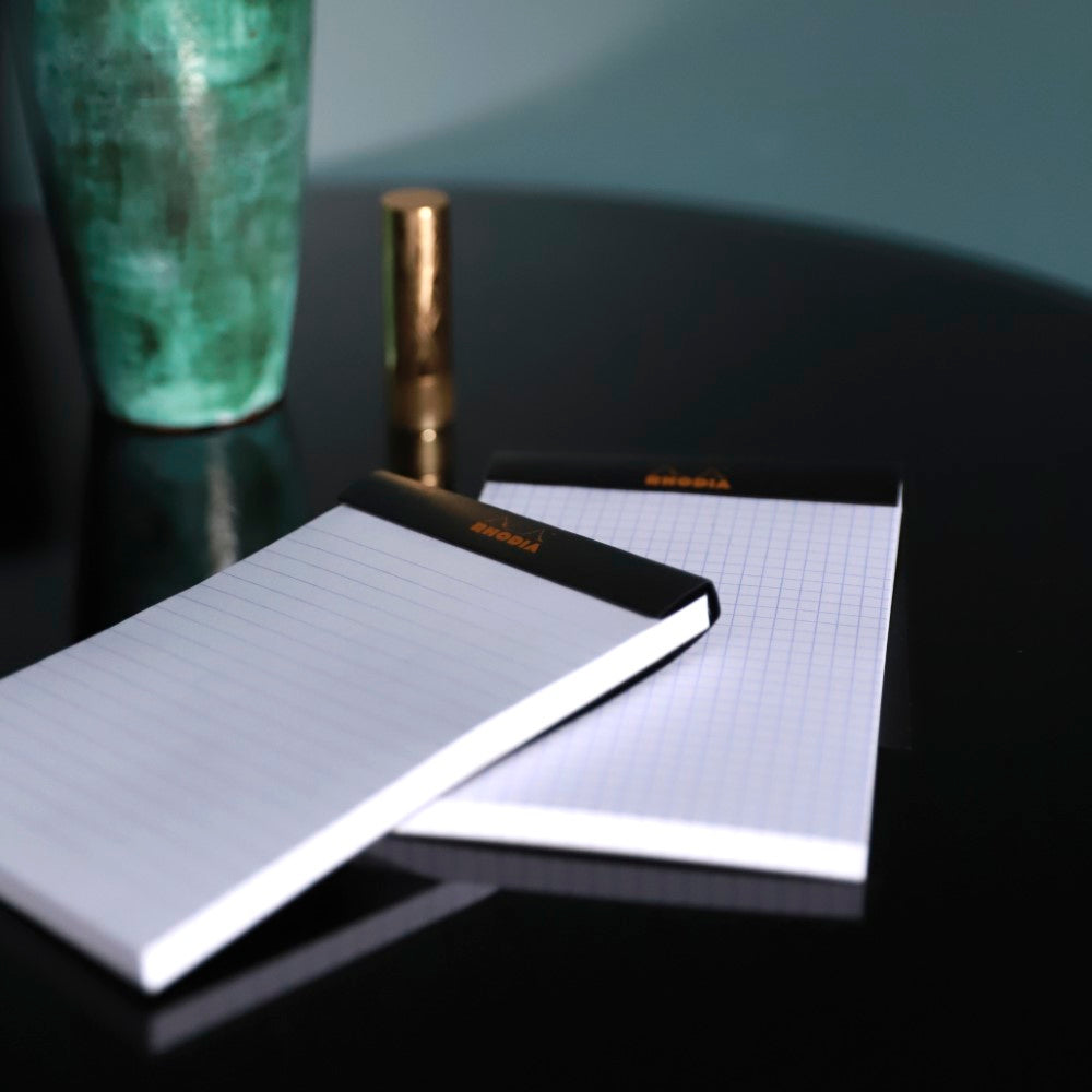 CLAIREFONTAINE Bloc agrafé Rhodia BLACK N°12 8,5x12 cm 80 feuillets petits carreaux 5x5 80 g