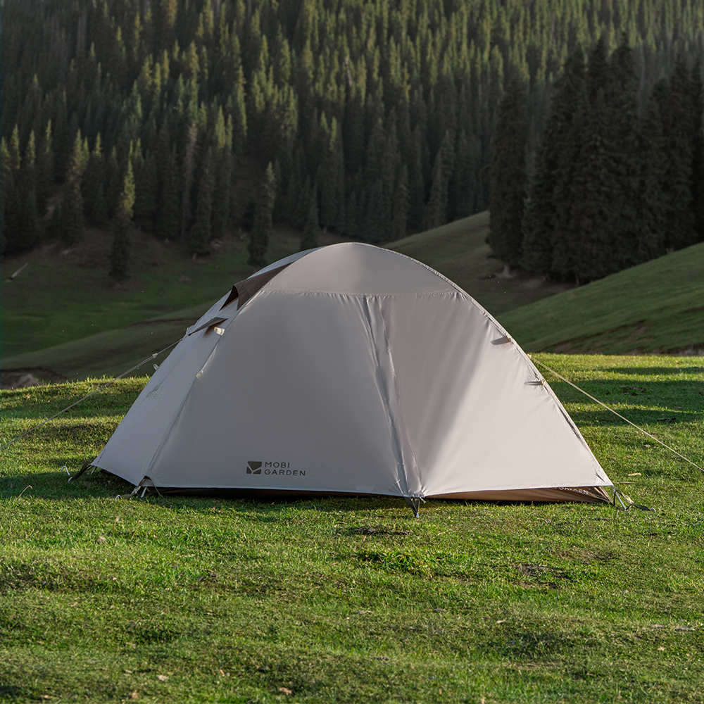 Mobi Garden, Tente de trekking en polyester LUNTA 68D, Tente imperméable ultralégère, Tente de camping de trekking double, Abri de plein air léger, Blanc, Cadre en alliage d'aluminium avec conception imperméable et respirante