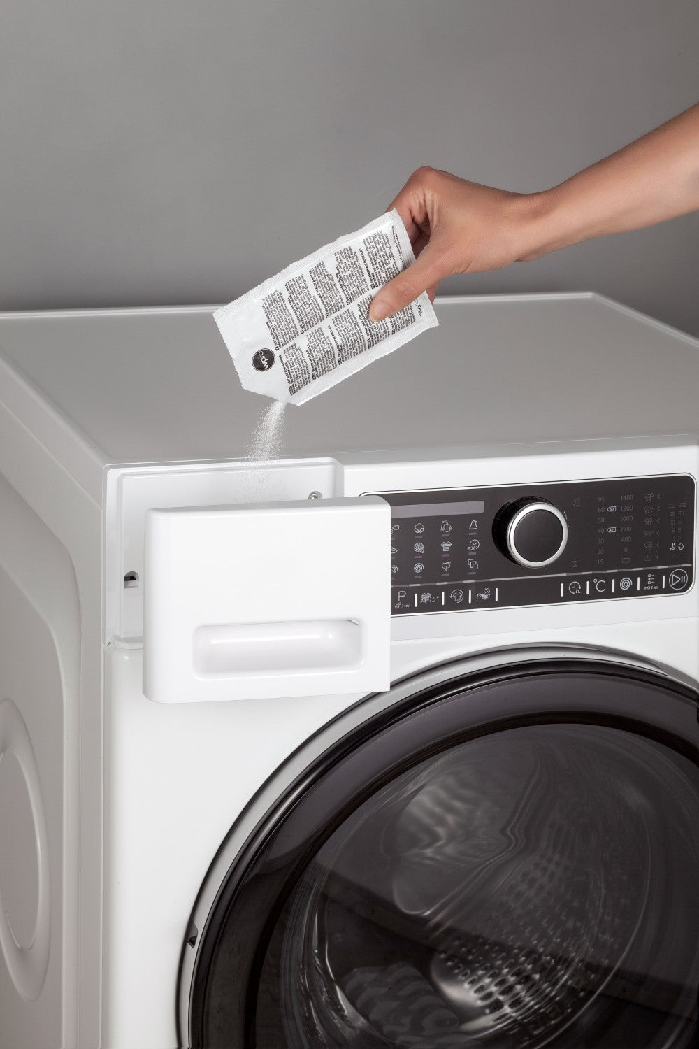 Wpro DES616 - Détartrant 3-en-1 pour lave-linge et lave-vaisselle. 6 sachets de 50g