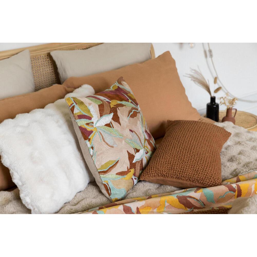 Housse de coussin brode alina dragee