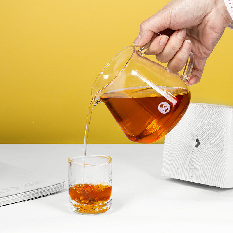 Hero Carafe à café en verre avec poignée, 600 ml carafe en borosilicate résistante à la chaleur pour pour-over, cafetière filtre serveur avec couvercle antidérapant