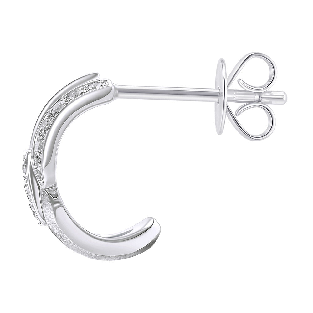 ALAIN MICHAL Boucles d’oreilles Entrelacs demi-pavées de diamants